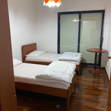 Downtown 2 Bedroom Ac Wifi 아파트