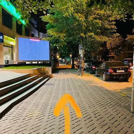 Appartement Downtown 2 Bedroom Ac Wifi Tirana